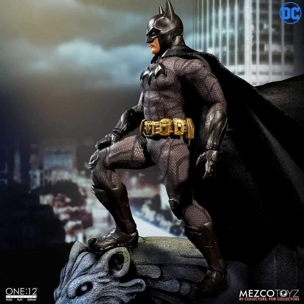 Mezco One:12 Collective Sovereign Knight Batman ( Regular Version
