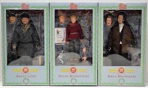 NECA Home Alone Retro Clothed 8 Inch Set of 3 Kevin, Harry & Marv-26739