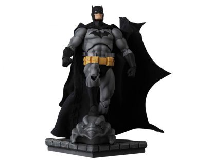 DC Mafex Batman Hush No 126 ( Black Version )