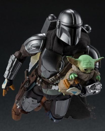 S.H. Figuarts The Mandalorian Din Djarin and Grogu ( Beskar Armour )