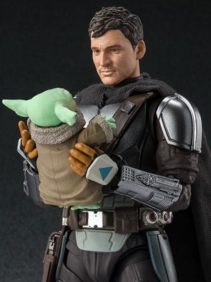 S.H. Figuarts The Mandalorian Din Djarin and Grogu ( Beskar Armour )