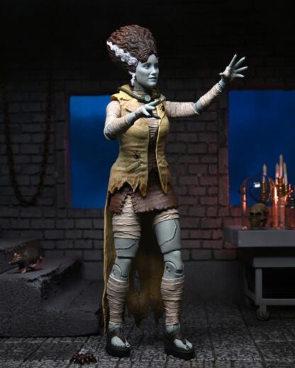 NECA TMNT X Universal Monsters April O'Neil as The Bride of Frankenstein