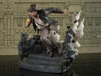 Diamond Select Raiders of the Lost Ark Indiana Jones Deluxe PVC Gallery Statue