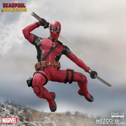 Mezco One:12 Collective Wolverine and Deadpool Deluxe Deadpool Action Figure